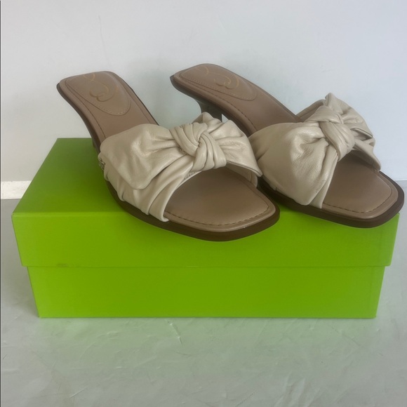 SAM EDELMAN Women's Darcie Ivory LEATHER Bow Kitten Heels Sandals Size 8.5 NWT - Picture 10 of 11